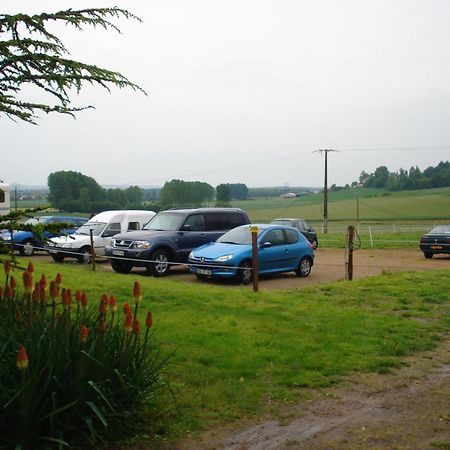 Les Roulottes De Cuzay Villa Roiffe Exterior photo