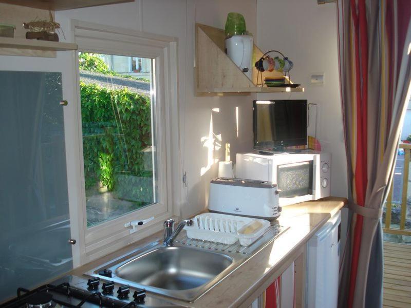 Les Roulottes De Cuzay Villa Roiffe Room photo